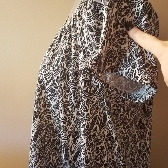 C'est La Vie Black & White Pattern Peasant Top Size S Retail NWOT 29.99 - Picture 4 of 4